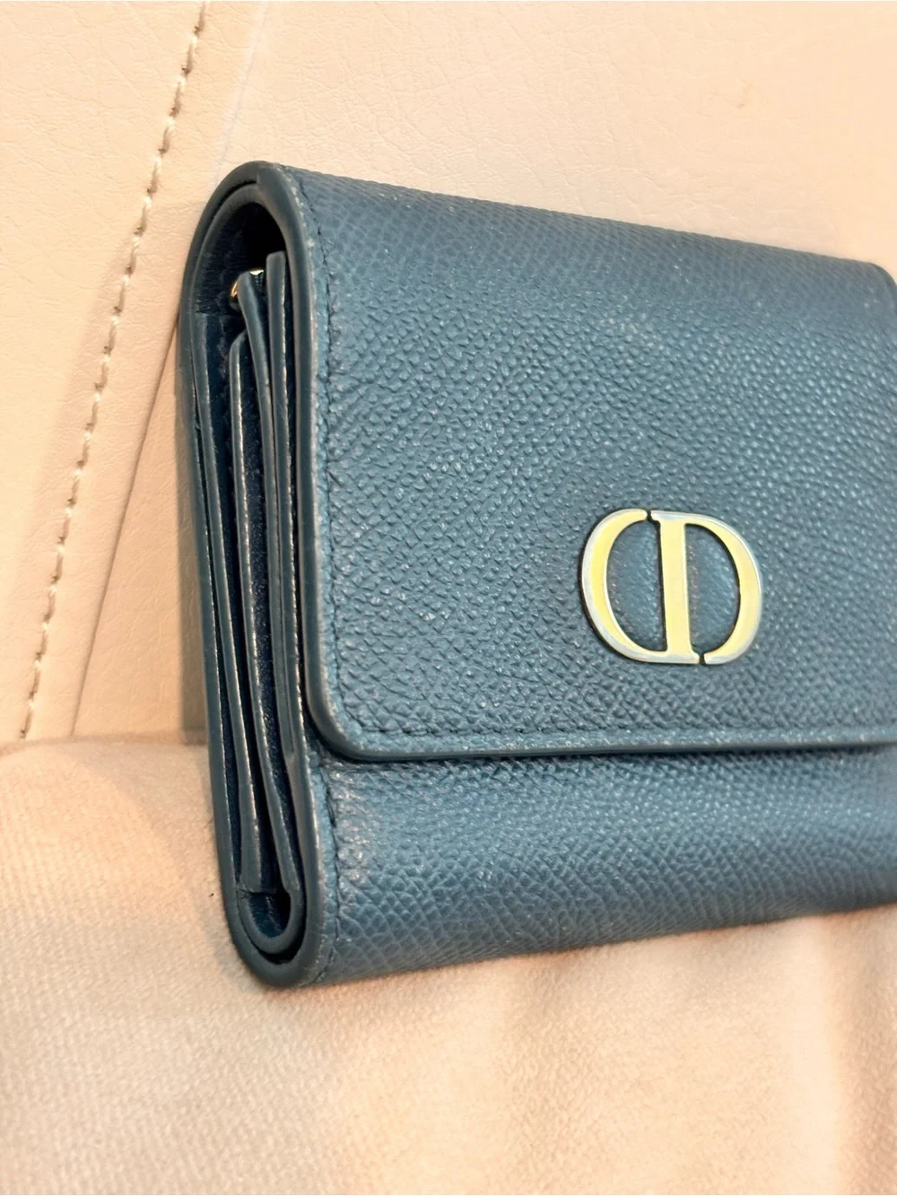 Christian Dior 30 Montaigne Lotus Teal Pebbled Leather Compact Wallet W/ COA